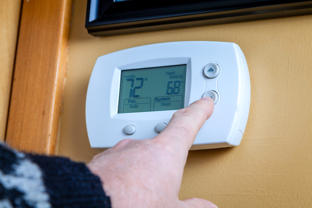 Adjusting the Temperature on the Digital Thermostat